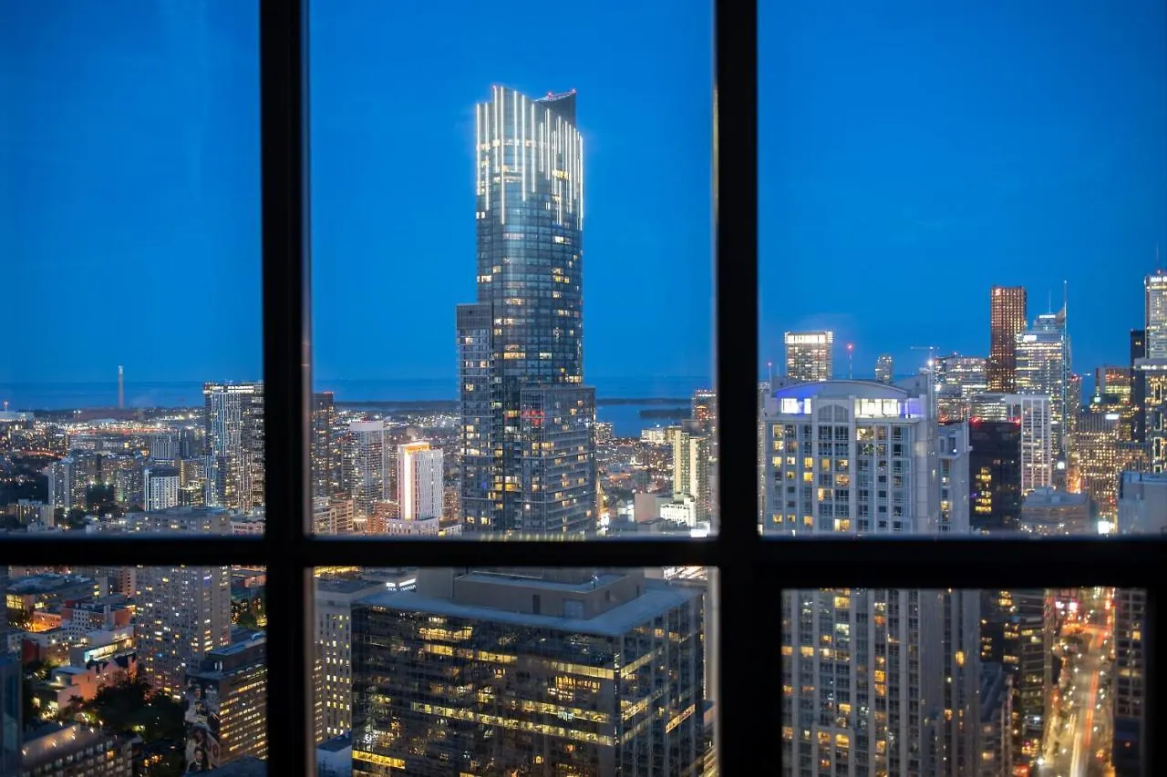 Great View High Rise In Central Toronto