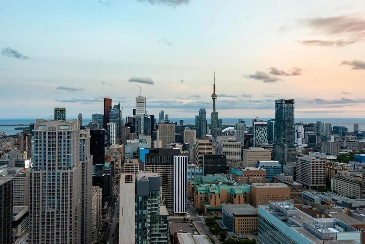 Great View High Rise In Central Toronto 0*,