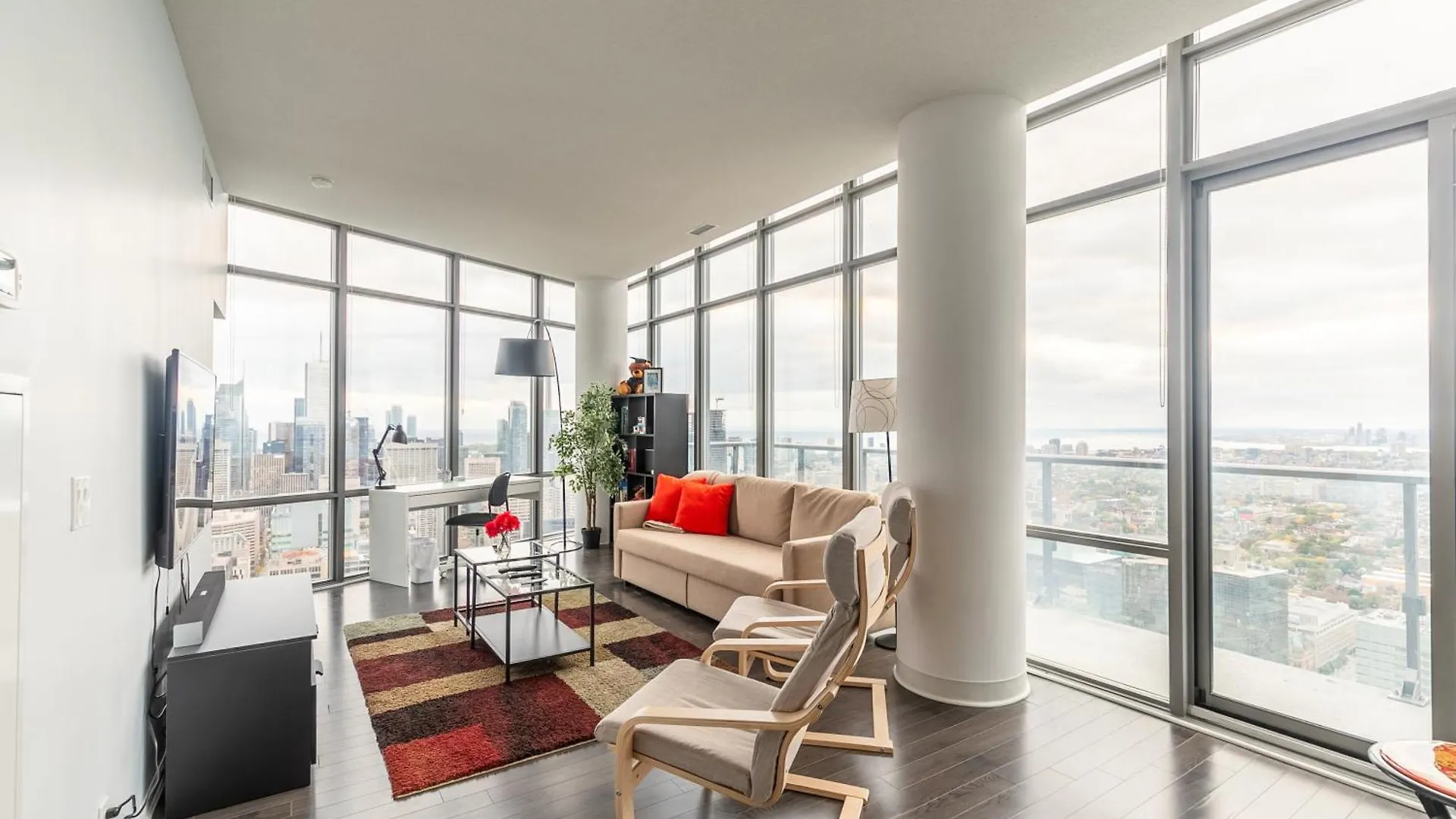 Great View High Rise In Central Toronto Homestay