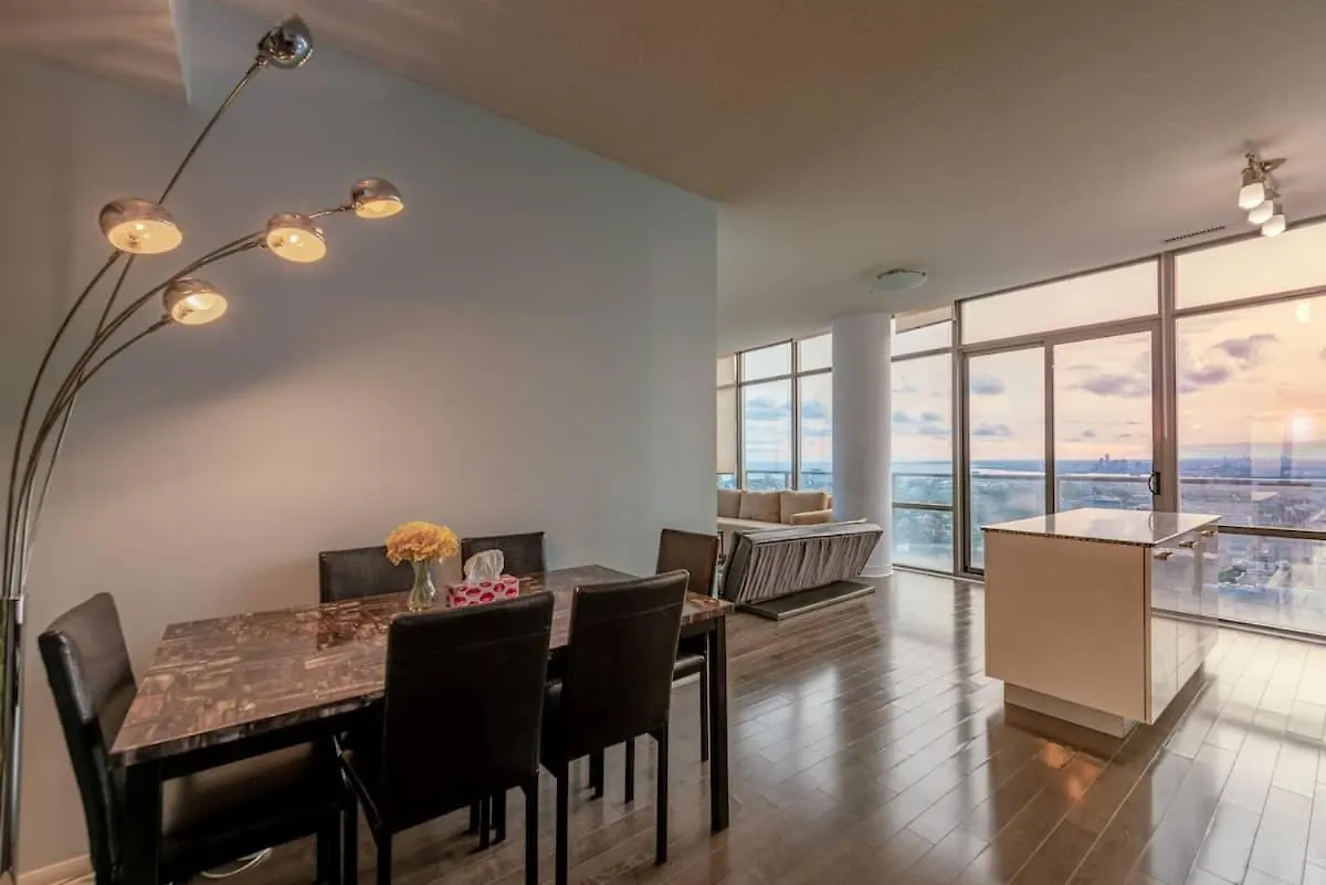 Homestay Great View High Rise In Central Toronto Canada