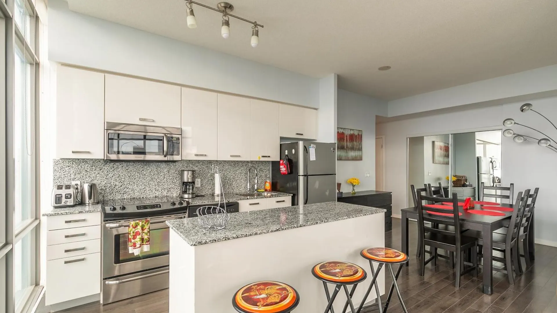 Homestay Great View High Rise In Central Toronto Canada